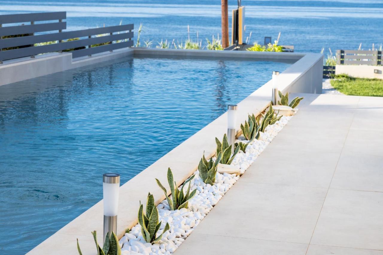 Dhiminio Theros Suites المظهر الخارجي الصورة